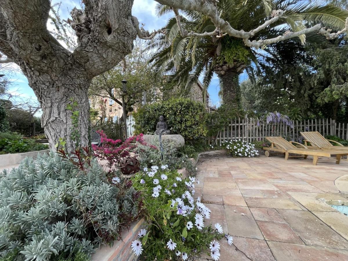 La Maison De Justine Grimaud Bagian luar foto