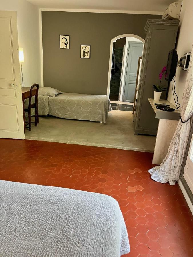La Maison De Justine Grimaud Bagian luar foto