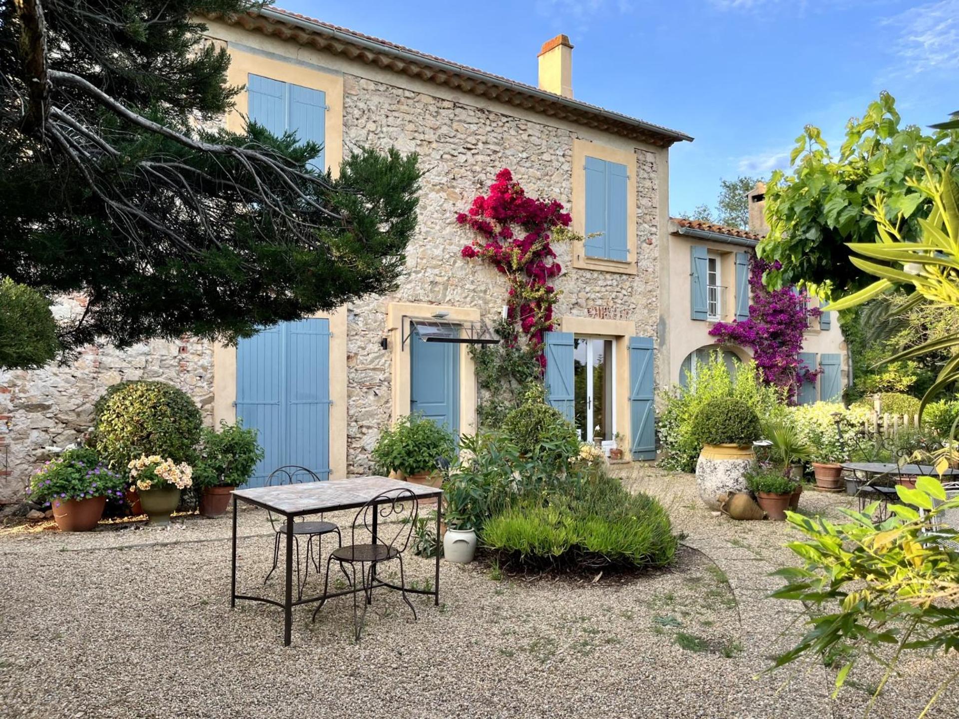 La Maison De Justine Grimaud Bagian luar foto